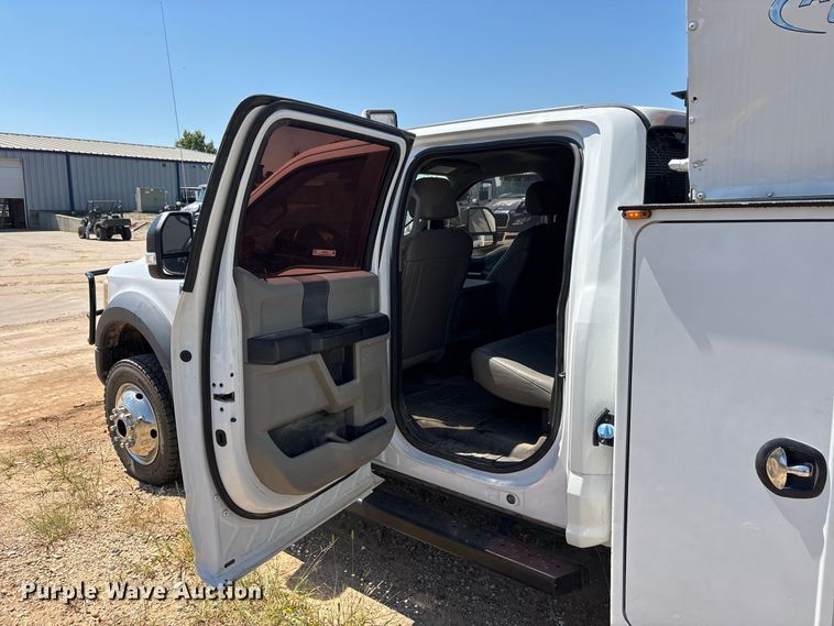 image for item ER3276 2017 Ford F550 utility / service truck