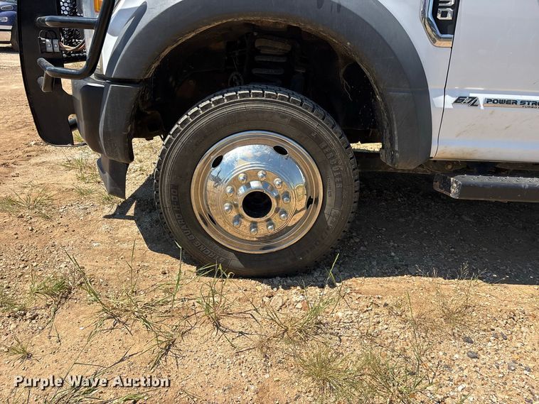 image for item ER3276 2017 Ford F550 utility / service truck
