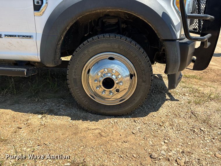 image for item ER3276 2017 Ford F550 utility / service truck