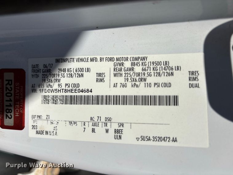 image for item ER3276 2017 Ford F550 utility / service truck