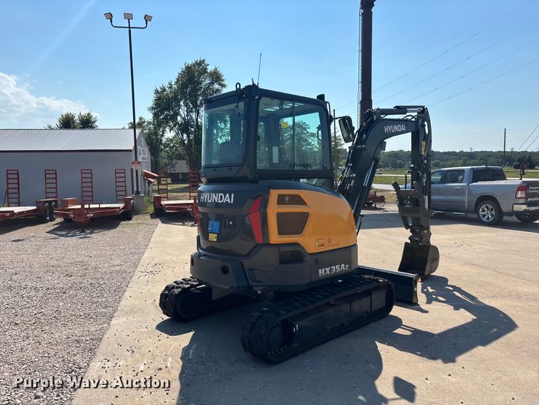 image for item ER3277 Hyundai HX35Az mini excavator