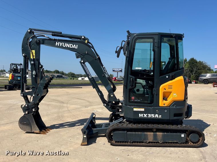 image for item ER3277 Hyundai HX35Az mini excavator