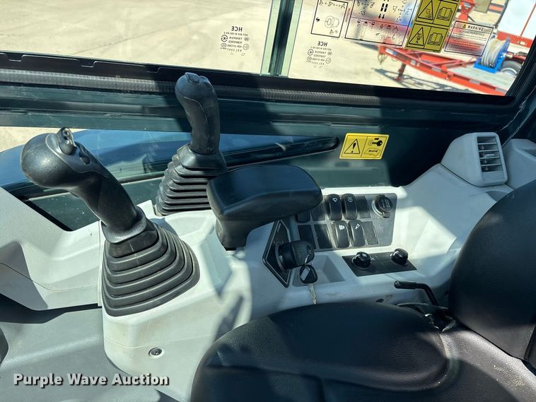 image for item ER3277 Hyundai HX35Az mini excavator