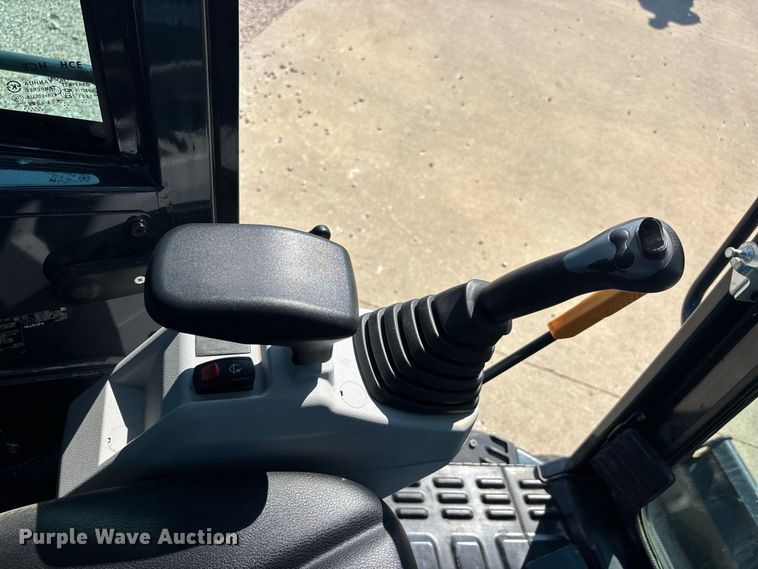 image for item ER3277 Hyundai HX35Az mini excavator