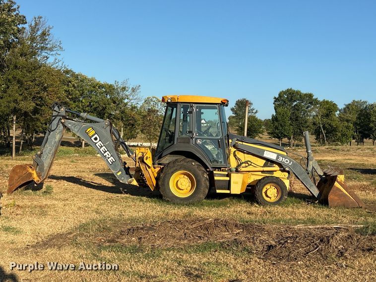 image for item ES8095 2011 John Deere 310J backhoe