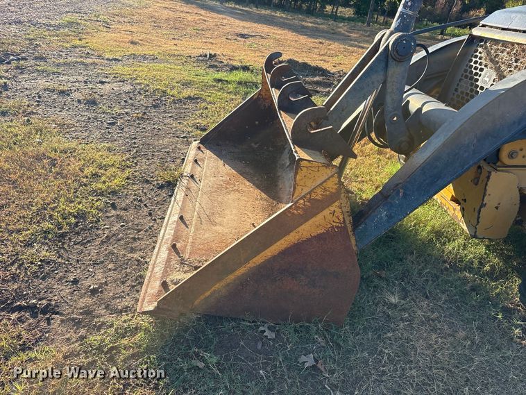 image for item ES8095 2011 John Deere 310J backhoe