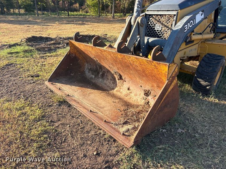 image for item ES8095 2011 John Deere 310J backhoe