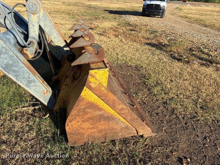 image for item ES8095 2011 John Deere 310J backhoe