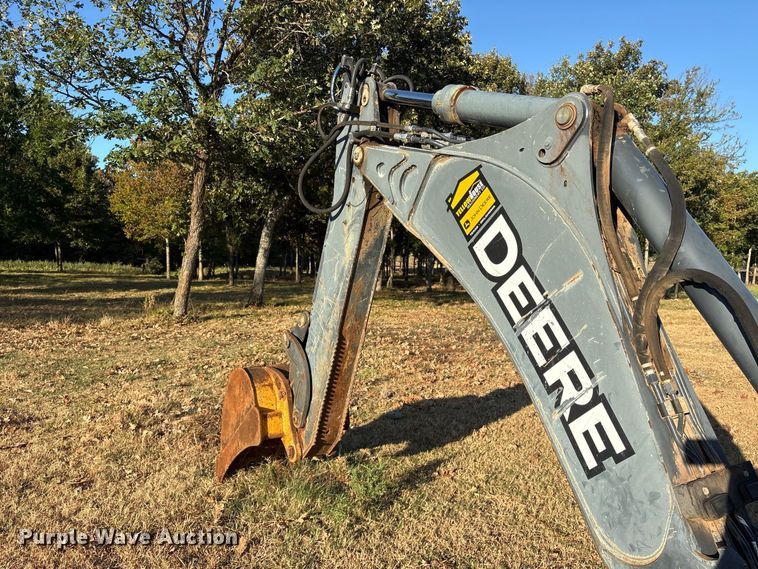 image for item ES8095 2011 John Deere 310J backhoe