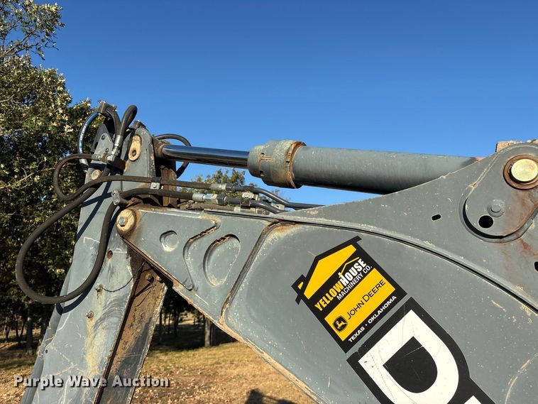 image for item ES8095 2011 John Deere 310J backhoe