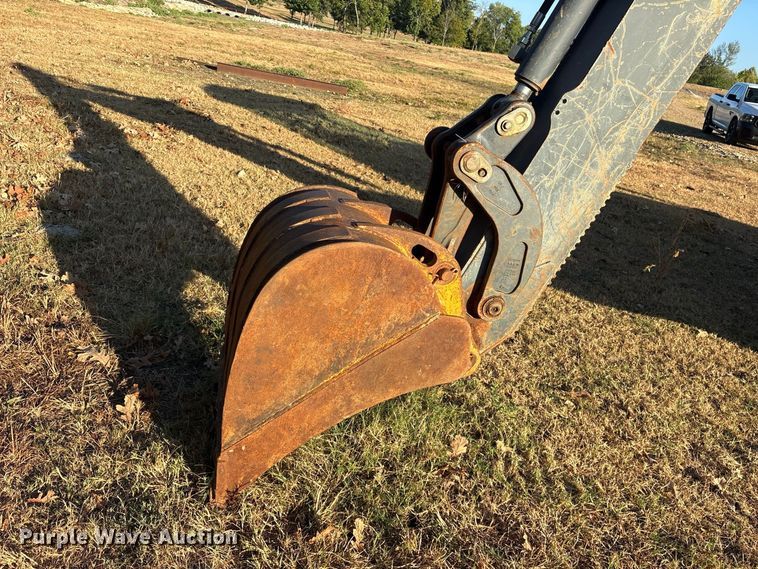 image for item ES8095 2011 John Deere 310J backhoe
