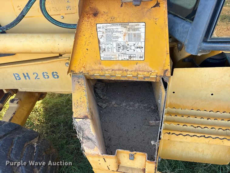 image for item ES8095 2011 John Deere 310J backhoe
