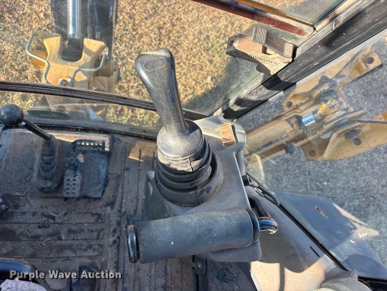 image for item ES8095 2011 John Deere 310J backhoe