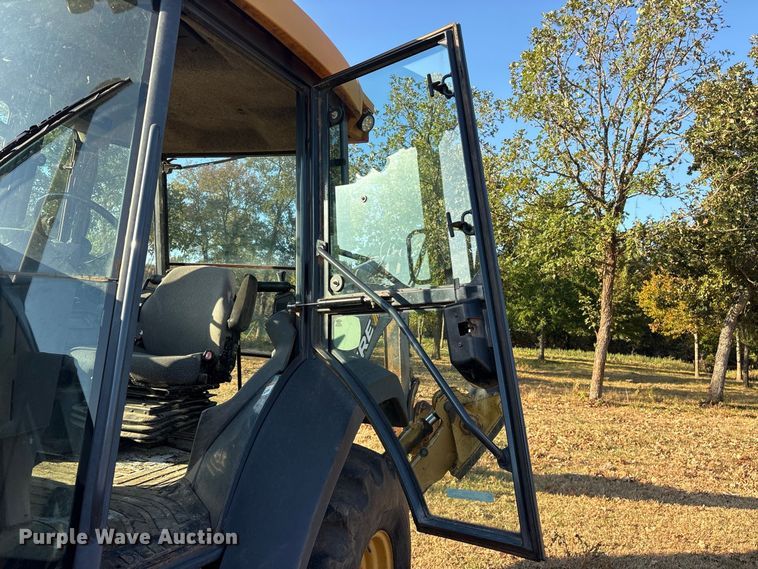 image for item ES8095 2011 John Deere 310J backhoe