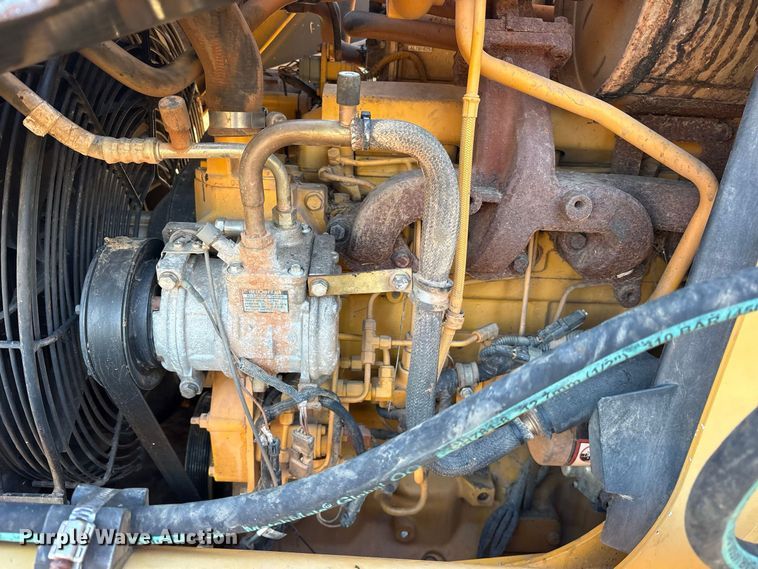 image for item ES8095 2011 John Deere 310J backhoe