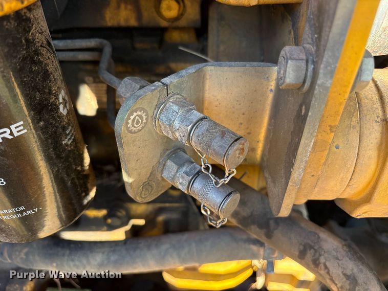 image for item ES8095 2011 John Deere 310J backhoe