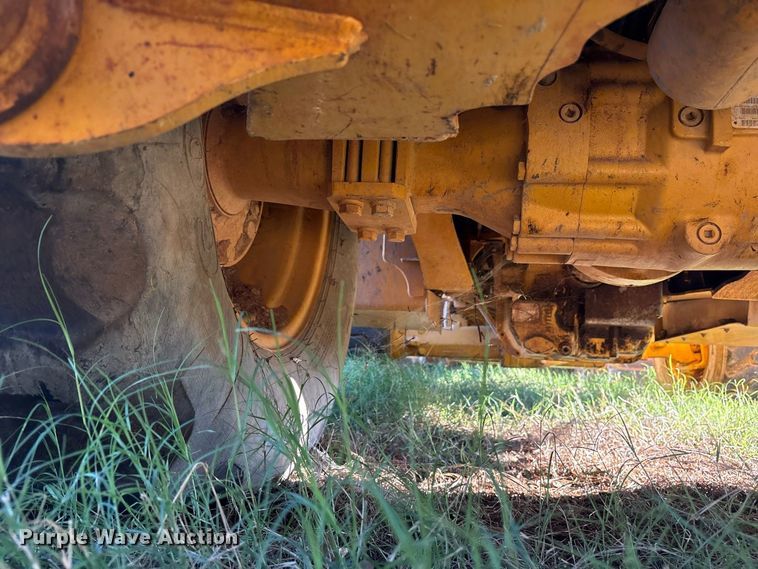 image for item ES8095 2011 John Deere 310J backhoe