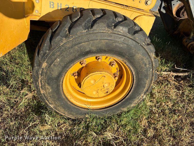 image for item ES8095 2011 John Deere 310J backhoe