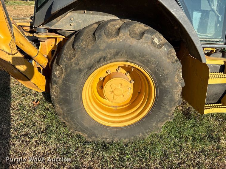 image for item ES8095 2011 John Deere 310J backhoe