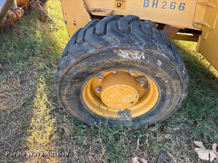 image for item ES8095 2011 John Deere 310J backhoe