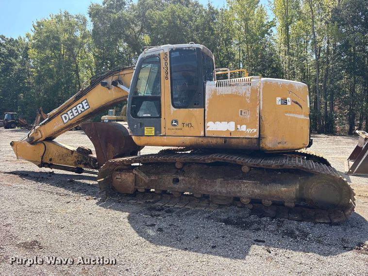 image for item ES8109 2005 John Deere 225C LC RTS excavator