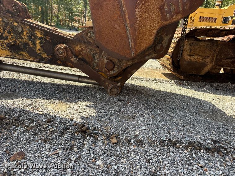 image for item ES8109 2005 John Deere 225C LC RTS excavator