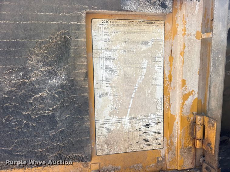 image for item ES8109 2005 John Deere 225C LC RTS excavator