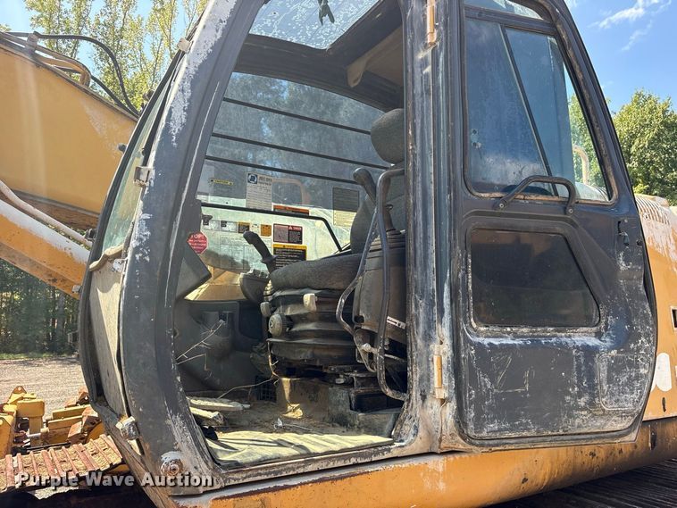 image for item ES8109 2005 John Deere 225C LC RTS excavator