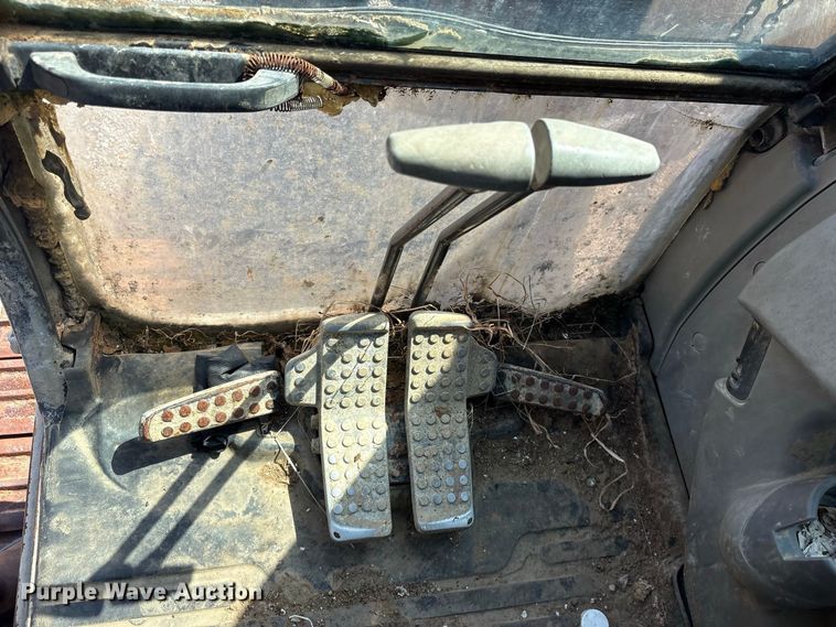 image for item ES8109 2005 John Deere 225C LC RTS excavator