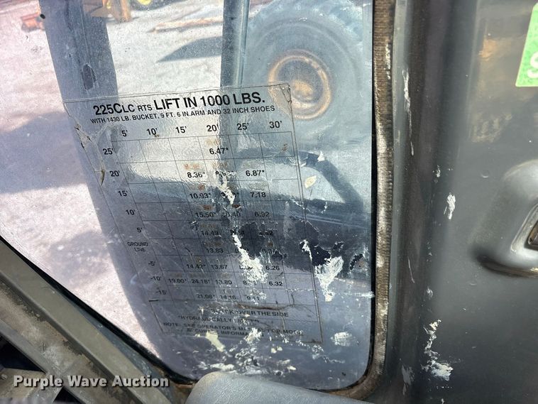 image for item ES8109 2005 John Deere 225C LC RTS excavator