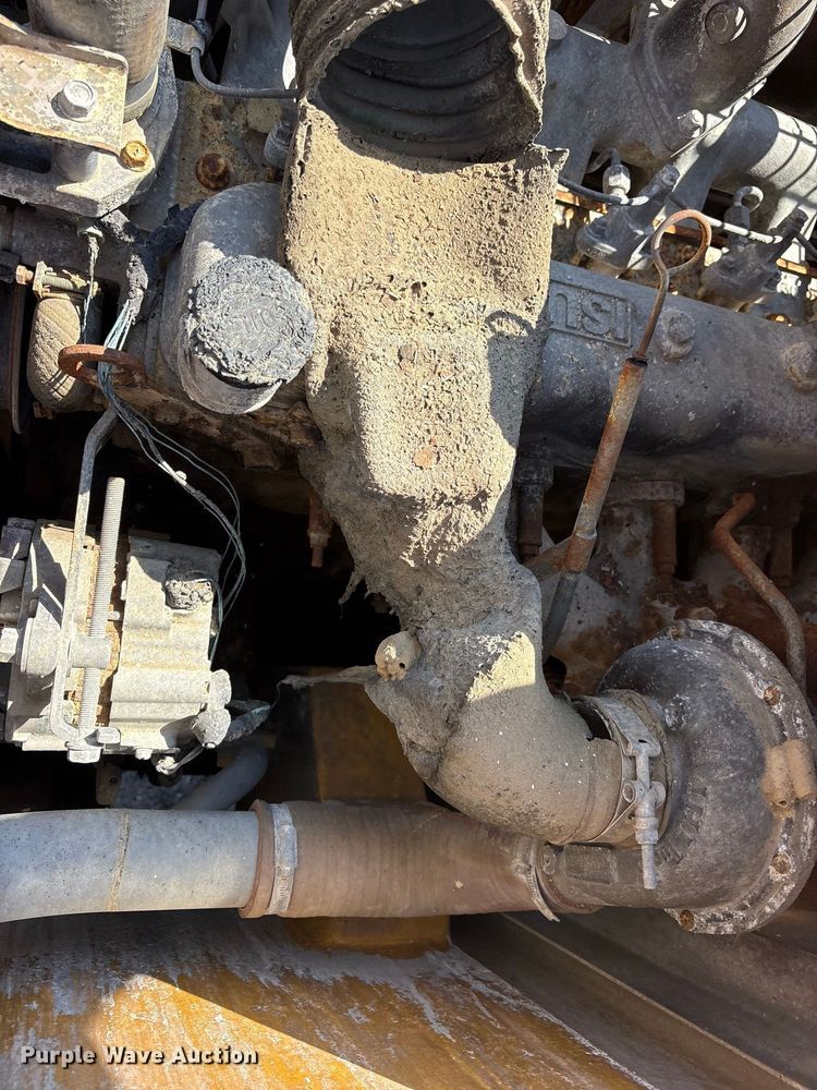 image for item ES8109 2005 John Deere 225C LC RTS excavator