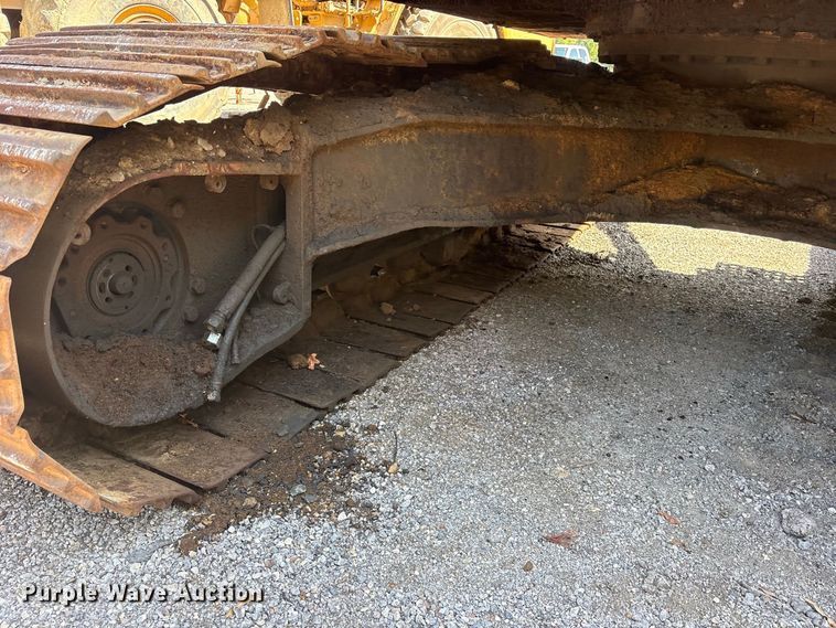 image for item ES8109 2005 John Deere 225C LC RTS excavator