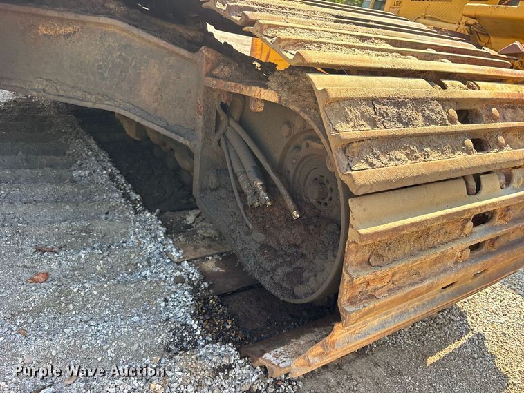 image for item ES8109 2005 John Deere 225C LC RTS excavator