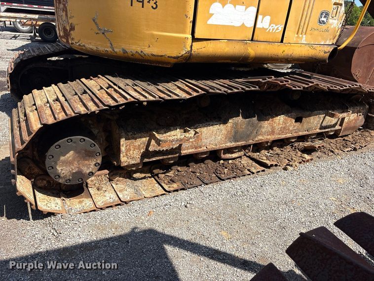 image for item ES8109 2005 John Deere 225C LC RTS excavator