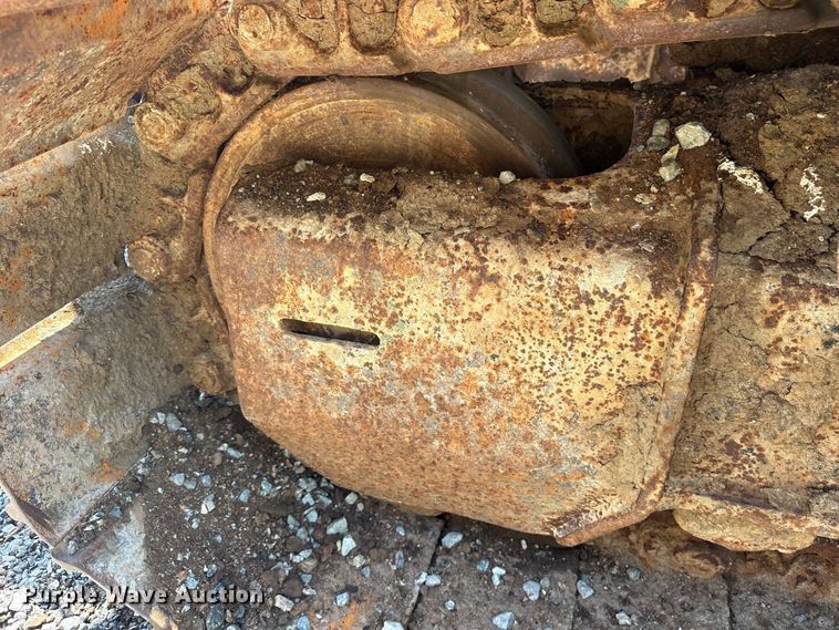 image for item ES8109 2005 John Deere 225C LC RTS excavator