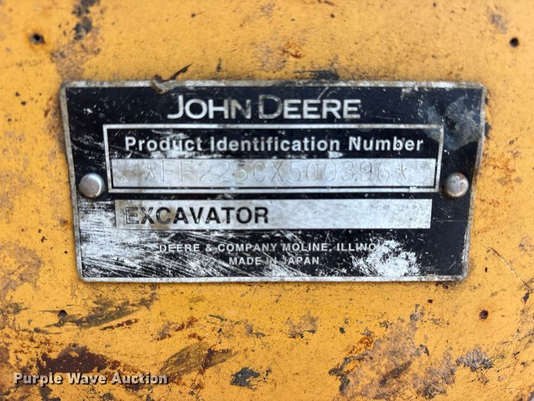 image for item ES8109 2005 John Deere 225C LC RTS excavator