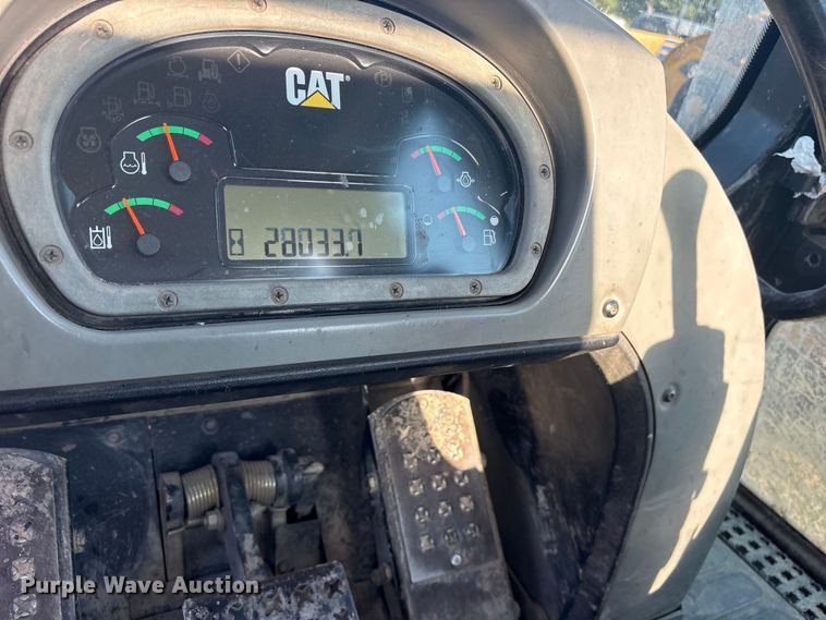 image for item ET0484 2007 Caterpillar 963D track loader