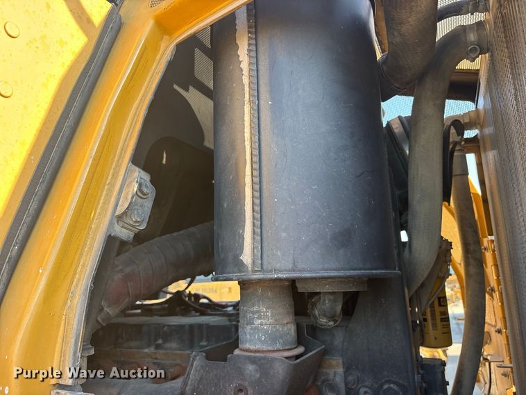 image for item ET0484 2007 Caterpillar 963D track loader