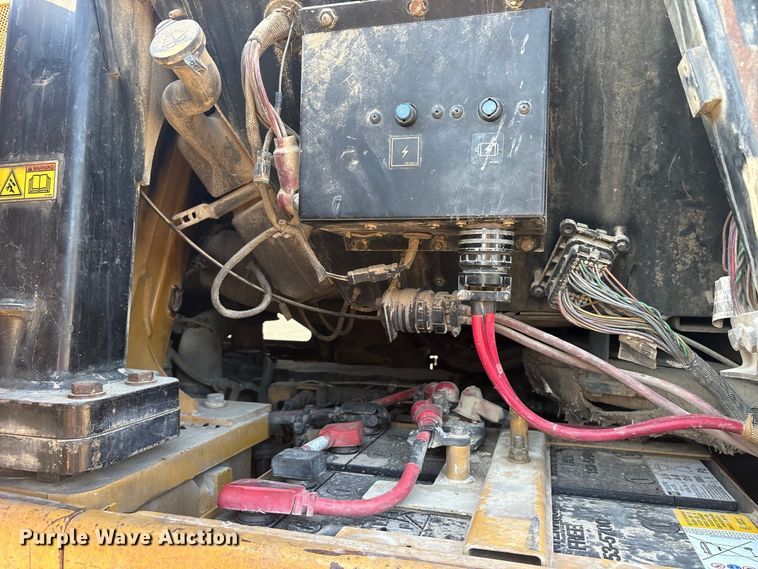 image for item ET0484 2007 Caterpillar 963D track loader