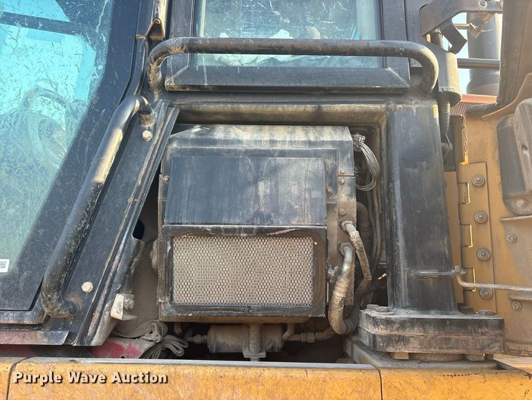 image for item ET0485 2007 Caterpillar 963D track loader
