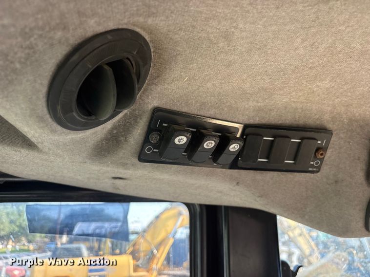 image for item ET0485 2007 Caterpillar 963D track loader