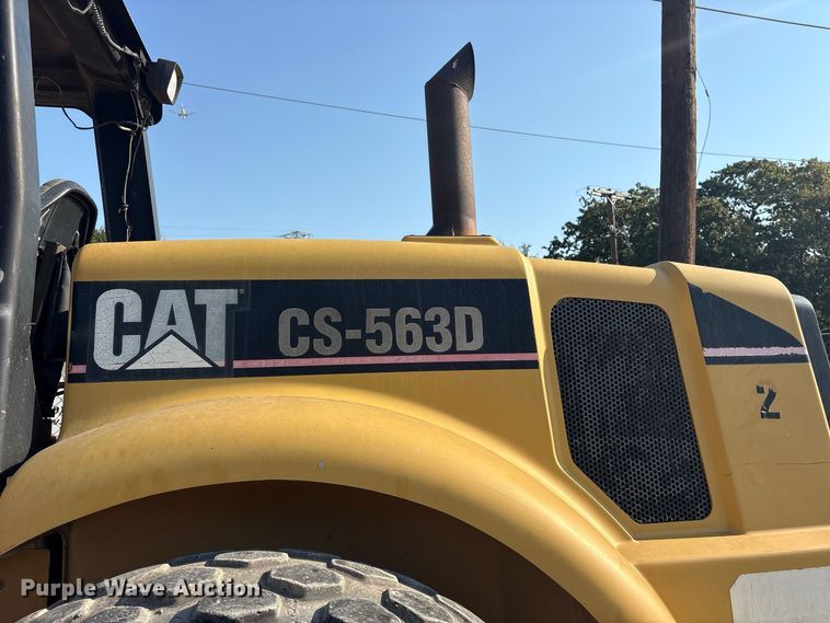 image for item ET0487 1999 Caterpillar CS563 single drum roller