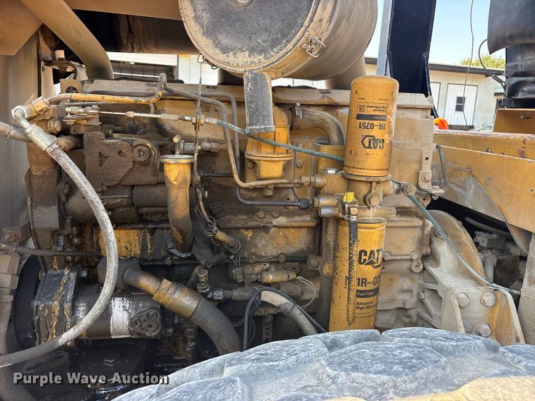 image for item ET0487 1999 Caterpillar CS563 single drum roller