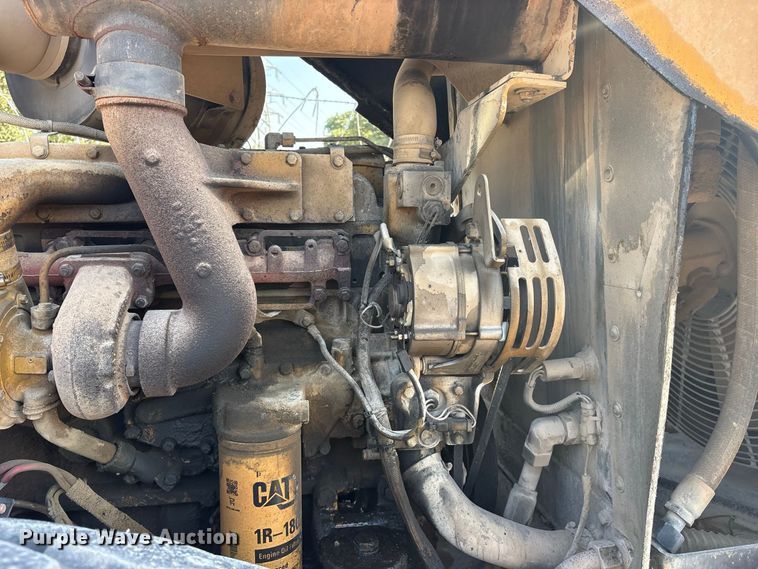 image for item ET0487 1999 Caterpillar CS563 single drum roller
