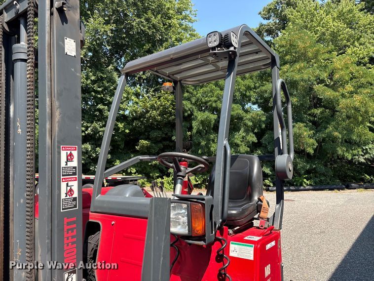 image for item ET8668 2016 Moffett M8 55.4 forklift