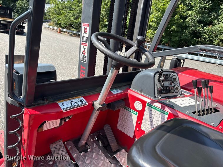 image for item ET8668 2016 Moffett M8 55.4 forklift