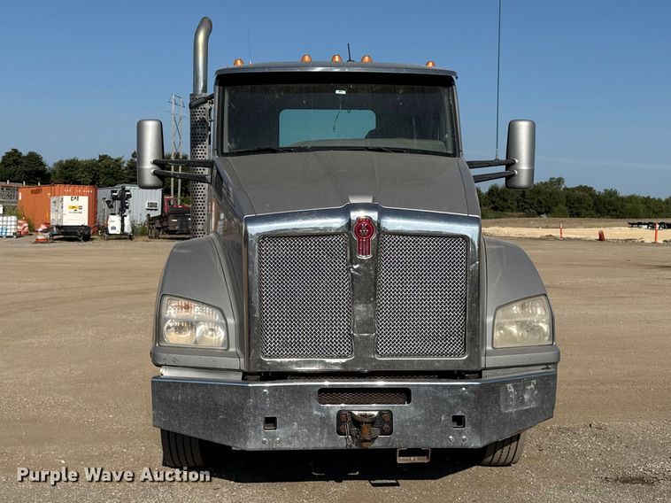 image for item EV6114 2019 Kenworth T880 semi truck
