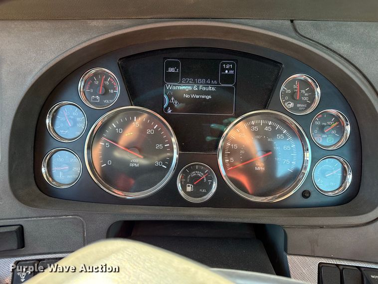 image for item EV6114 2019 Kenworth T880 semi truck
