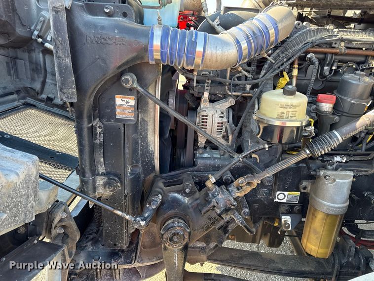 image for item EV6114 2019 Kenworth T880 semi truck