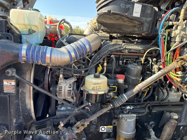 image for item EV6114 2019 Kenworth T880 semi truck